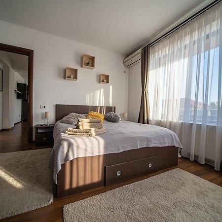 Apartament Tatu bar&grill Otopeni Bagian luar foto