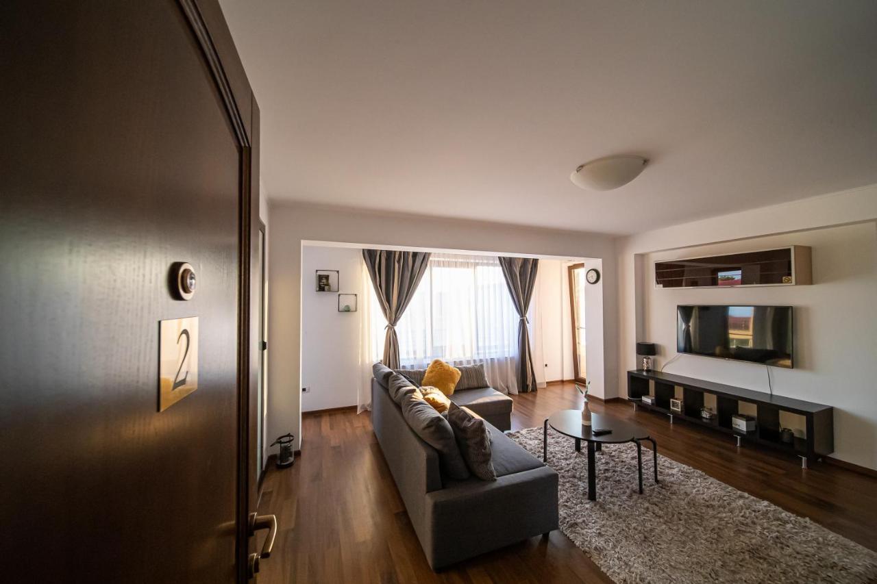 Apartament Tatu bar&grill Otopeni Bagian luar foto