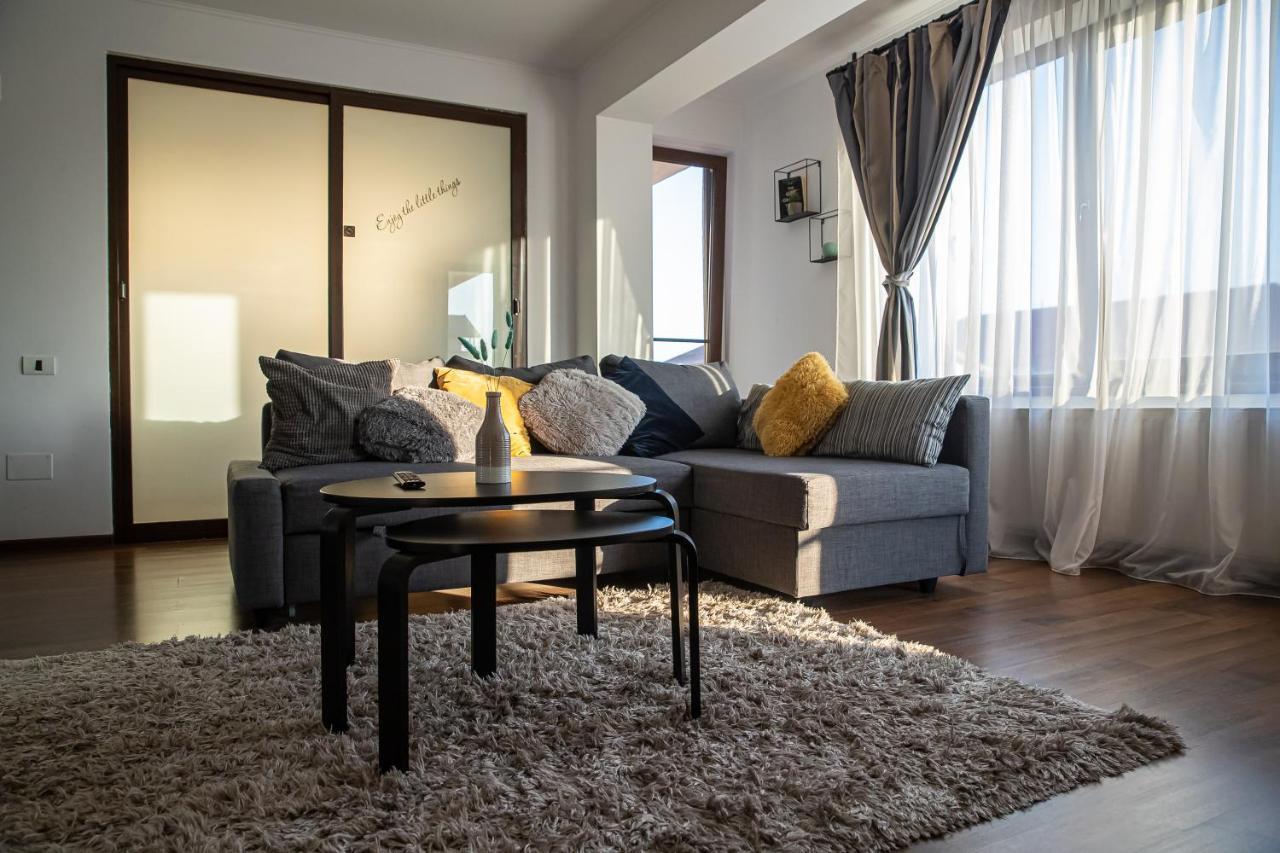 Apartament Tatu bar&grill Otopeni Bagian luar foto