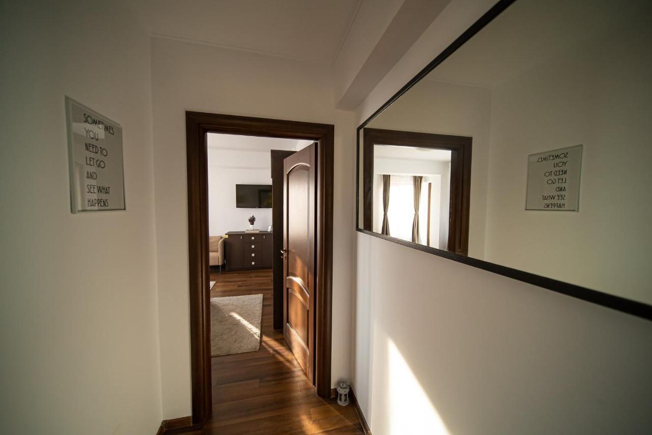 Apartament Tatu bar&grill Otopeni Bagian luar foto