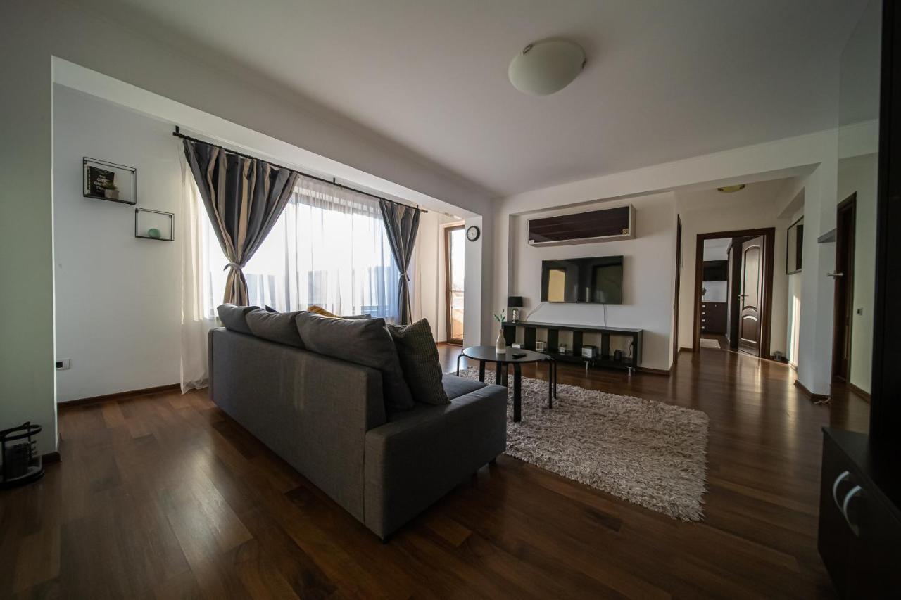 Apartament Tatu bar&grill Otopeni Bagian luar foto
