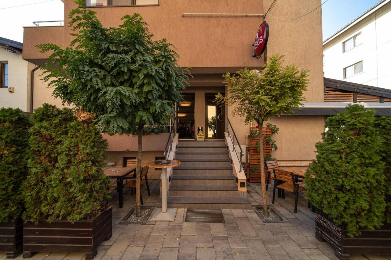 Apartament Tatu bar&grill Otopeni Bagian luar foto