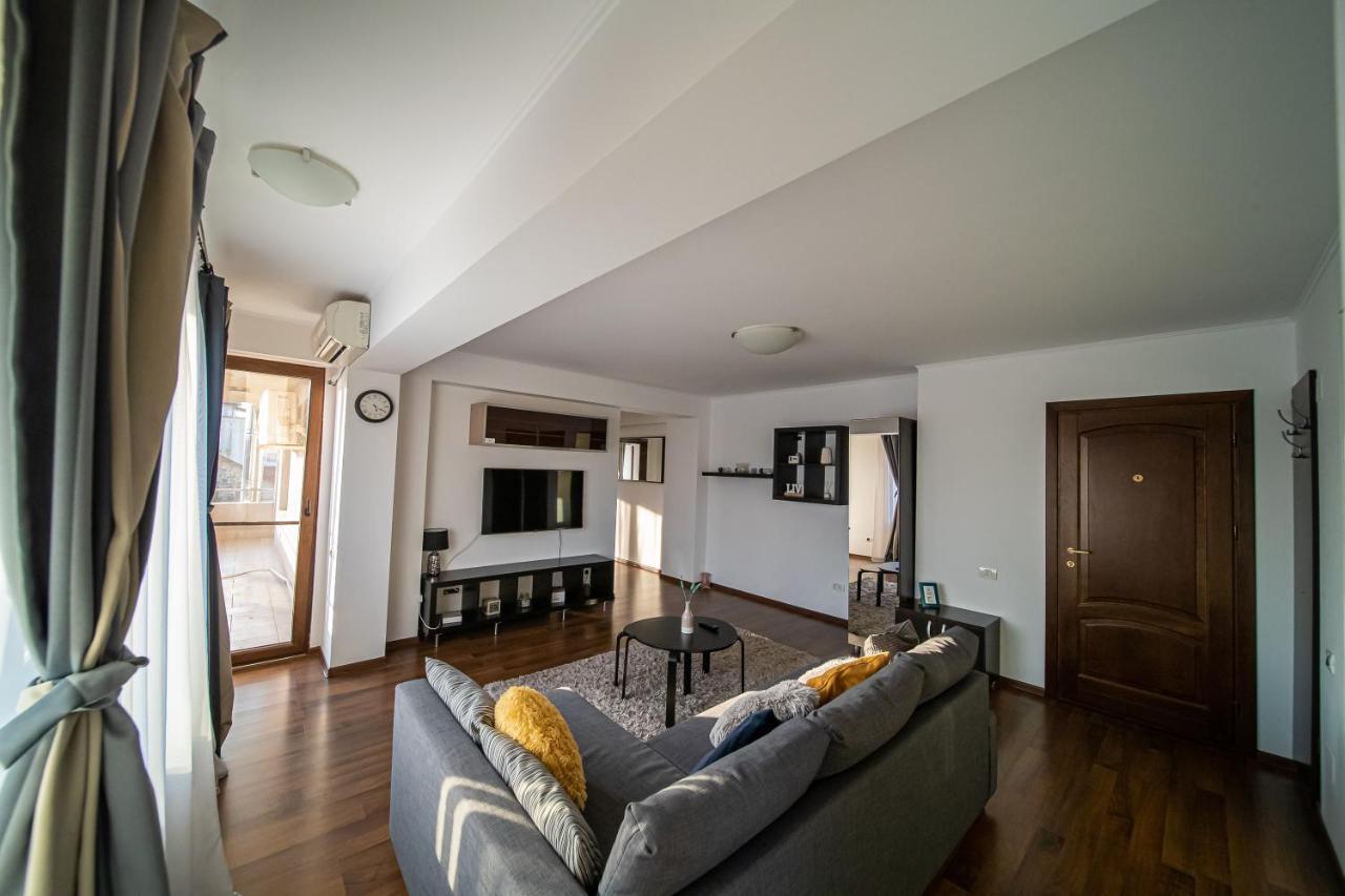 Apartament Tatu bar&grill Otopeni Bagian luar foto