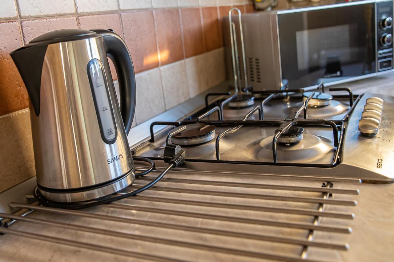 Apartament Tatu bar&grill Otopeni Bagian luar foto