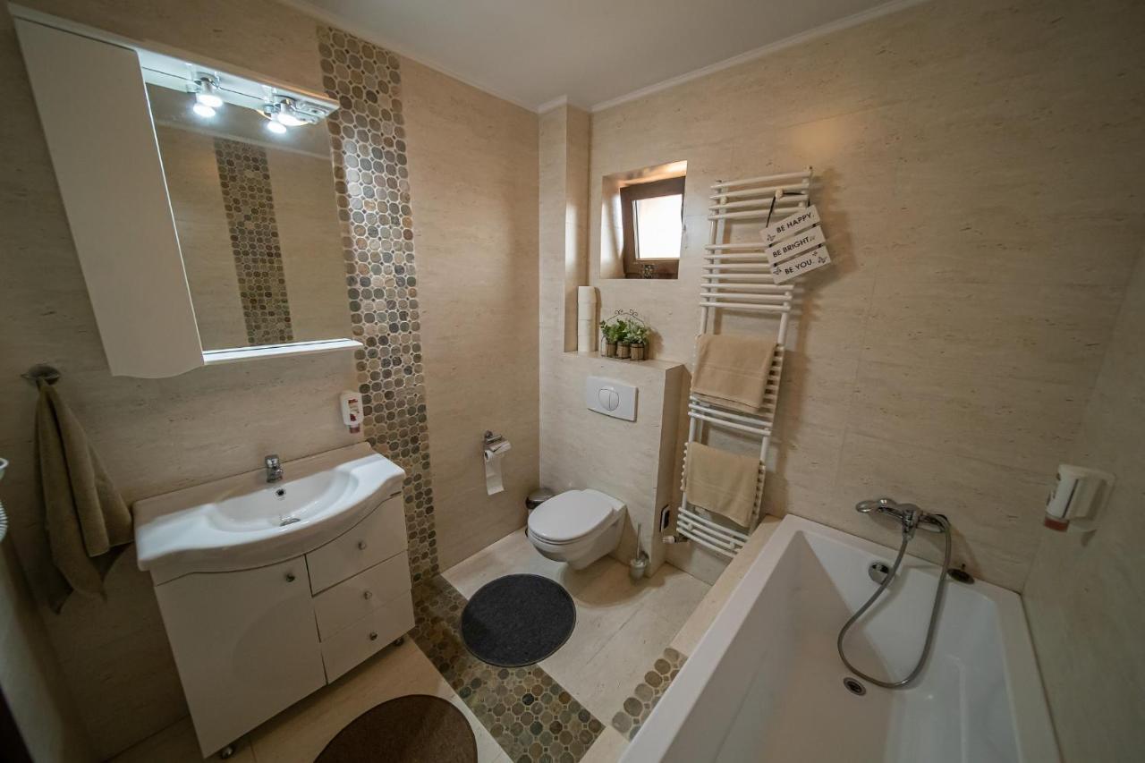 Apartament Tatu bar&grill Otopeni Bagian luar foto
