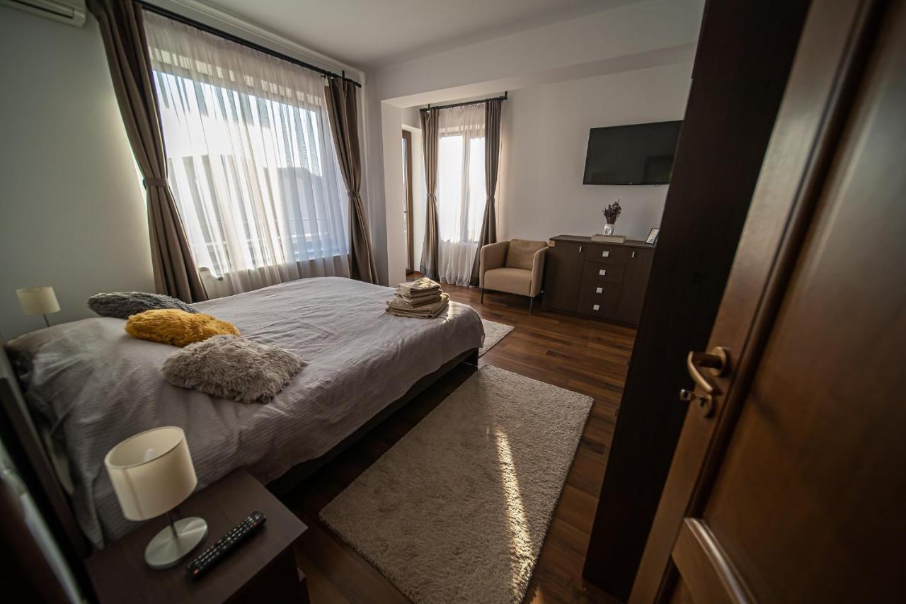 Apartament Tatu bar&grill Otopeni Bagian luar foto