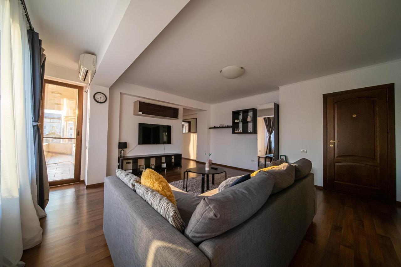 Apartament Tatu bar&grill Otopeni Bagian luar foto